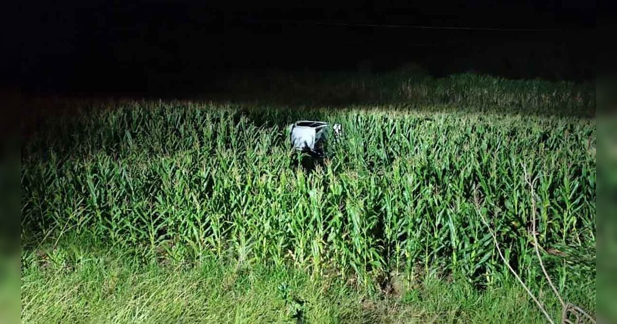Jovem de 21 anos sofre ferimentos após capotamento na PR-466