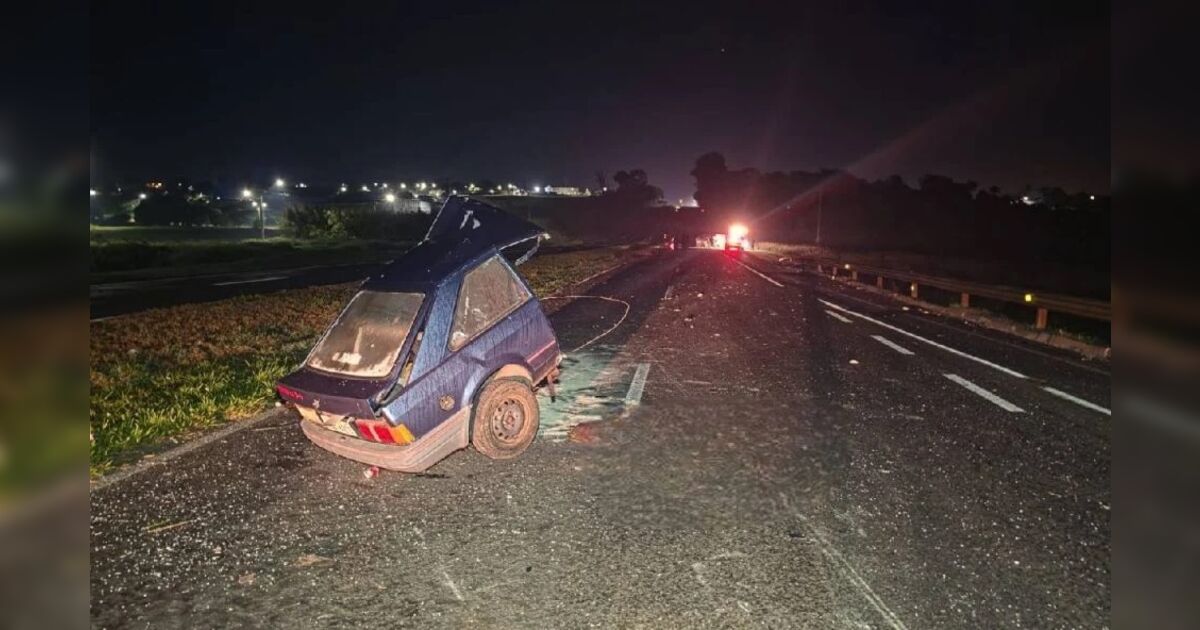 Carro parte ao meio em acidente na BR-376 e motorista fica em estado grave