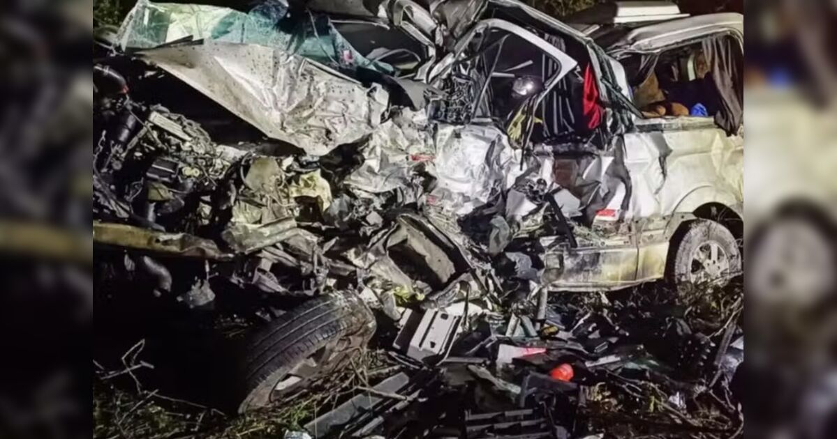 Colisão frontal na BR-116 mata 16 familiares que voltavam de festa; motorista de caminhão é detido