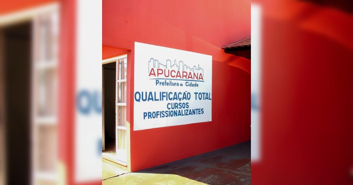Criminosos invadem escola profissionalizante pelo telhado em