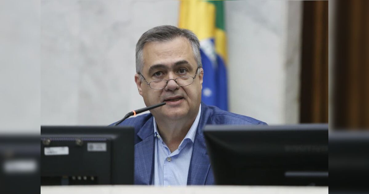 Beto Preto participa de audięncia pública para debater formaçăo de motoristas no Brasil