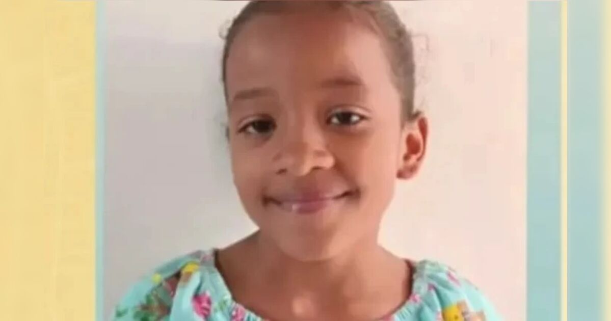 Menina de 11 anos morre após ser jogada à força em piscina