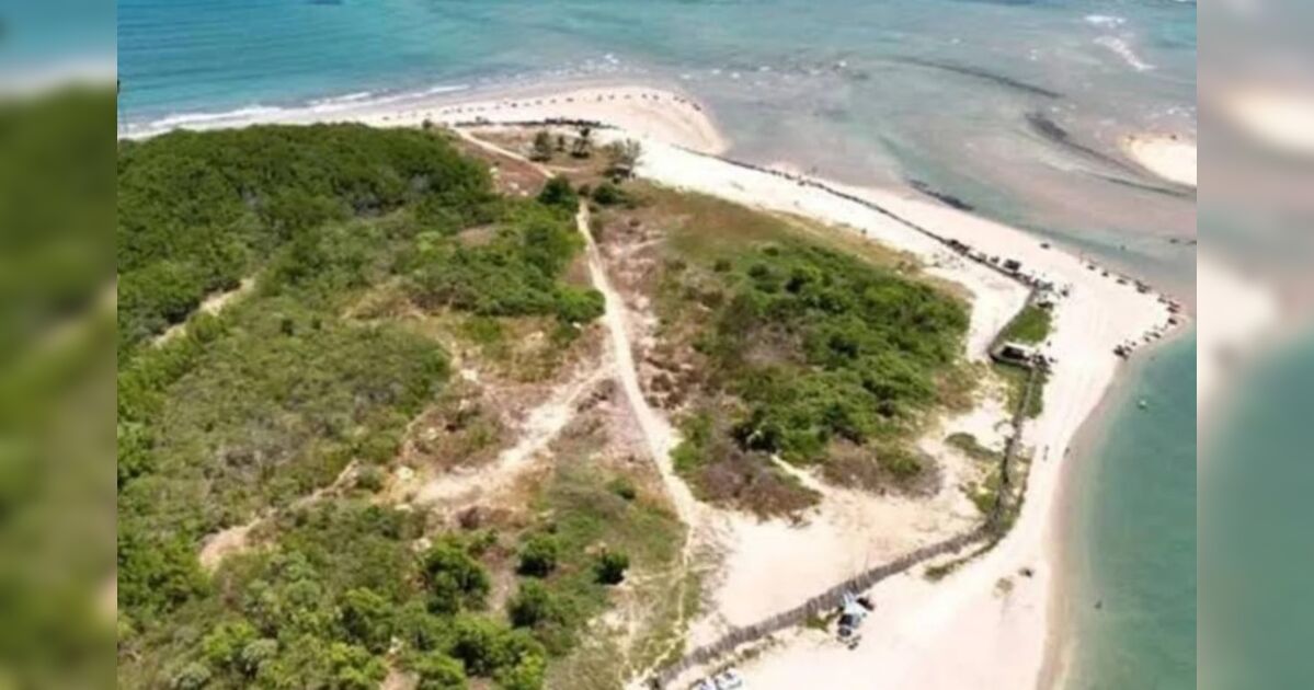 Justiça manda demolir muro em praia turística após denúncias de danos ambientais