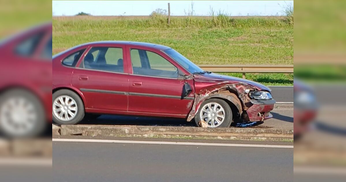 Motorista perde o controle e sofre acidente próximo ao Trópico de Capricórnio em Arapongas