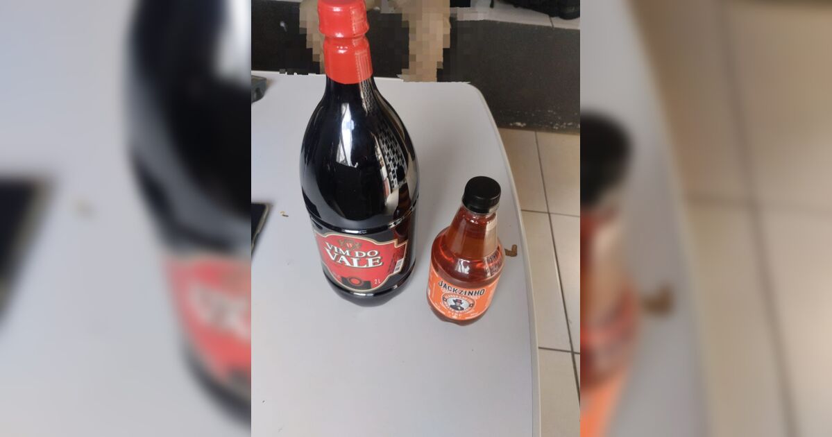 Homem é preso ao ser pego furtando vinho e licor em comércio de Arapongas
