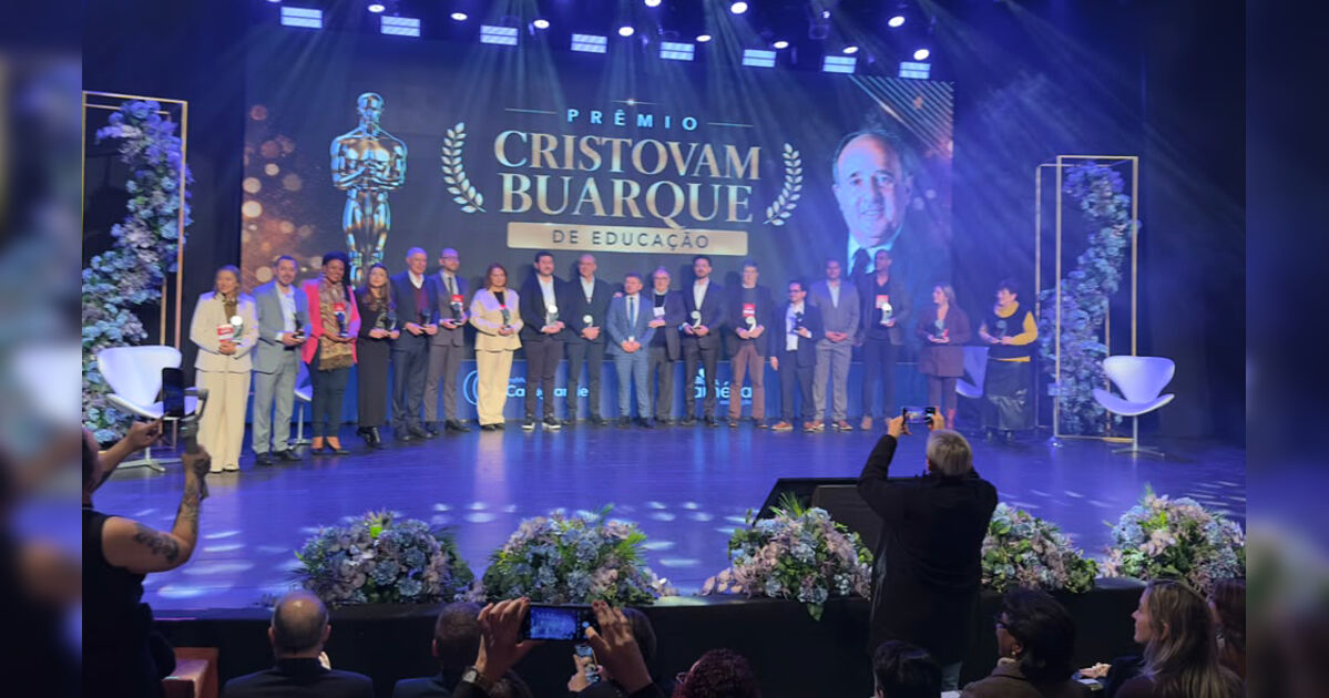 Apucarana recebe Prêmio Cristovam Buarque pela formação de p