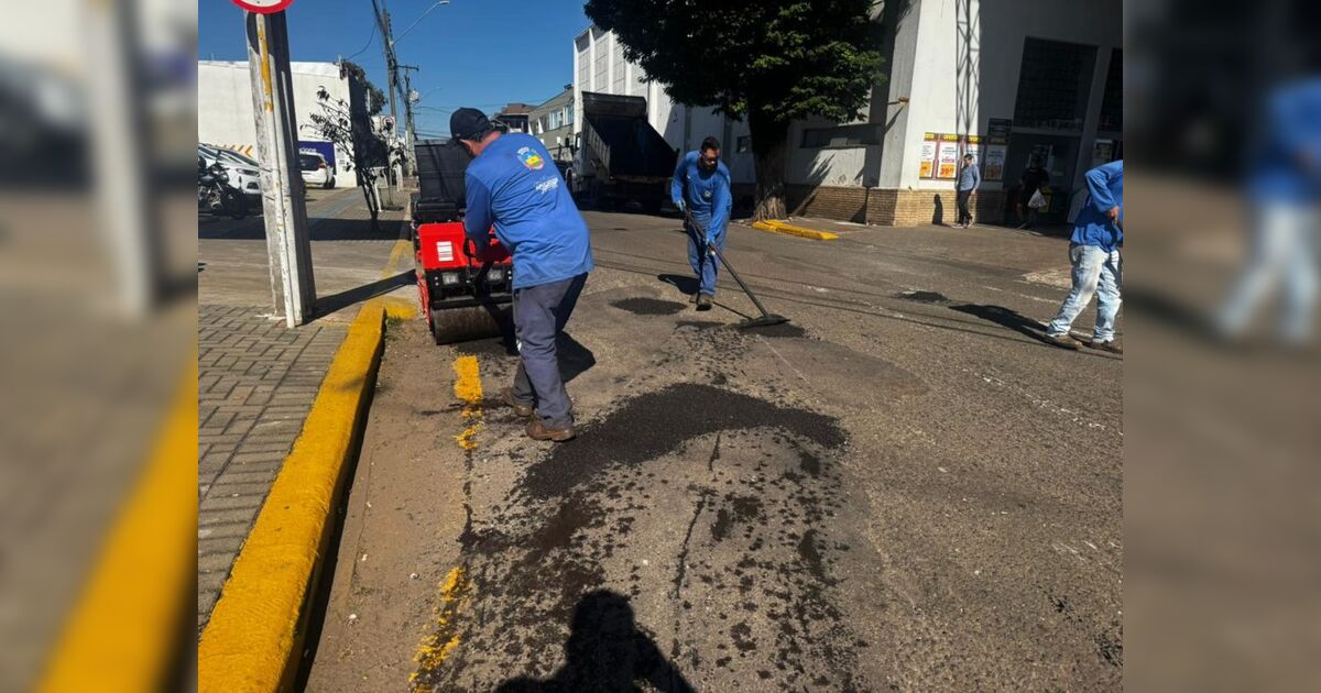 Prefeitura de Apucarana mantém operação tapa-buracos durante o feriado