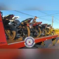 Fuga frustrada: motociclistas se escondem em mato, mas perdem motos