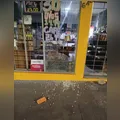 Homem usa tijolo para quebrar vitrine e tentar furtar mel em Arapongas
