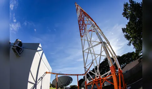 Arapongas recebe entrega técnica da TV Digital Educativa no município