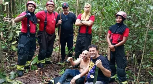 Ele foi localizado a cerca de 5 km do ponto onde a aeronave caiu