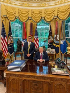 Flávio Bolsonaro com Donald Trump