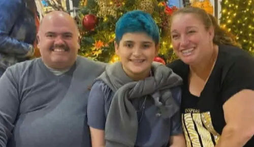 Mauro Monteiro de Oliveira, de 46 anos, Simone Rodrigues de Oliveira, de 48 anos, e o adolescente João Rodrigues de Oliveira morreram no acidente