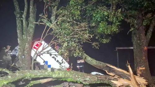 O acidente foi registrado por volta das 20 horas, no km 362,, próximo a C.Vale.