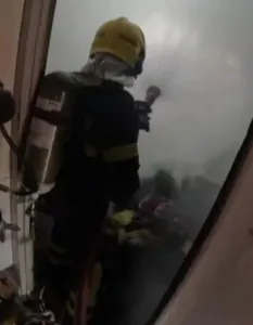 O incêndio ficou concentrado em um quarto da residência. Ivano foi localizado sobre os fragmentos de uma cama destruída pelas chamas
