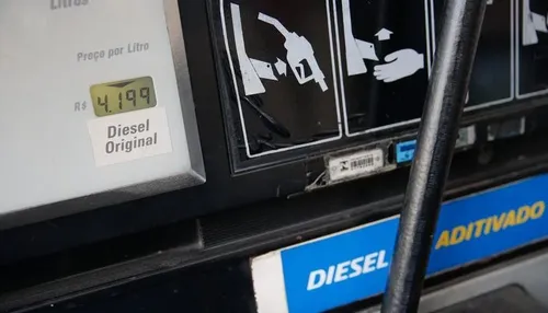 Petrobras vai reduzir preço do diesel em R$ 0,35 nesta segunda-feira