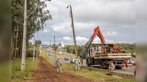 Realocação da rede elétrica é concluída para destravar duplicação da Avenida Minas Gerais