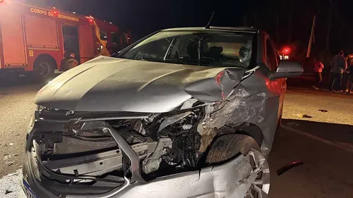 Acidente entre Onix e Prisma mobilizou Samu, Bombeiros e Polícia Rodoviária