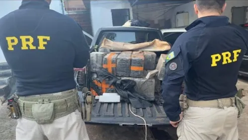 Durante a tentativa de abordagem, o motorista entrou em uma plantação de milho e abandonou o veículo