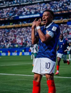 Mbappé abriu o placar