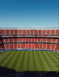 O duelo acontece na cidade de Santa Clara, nos Estados Unidos