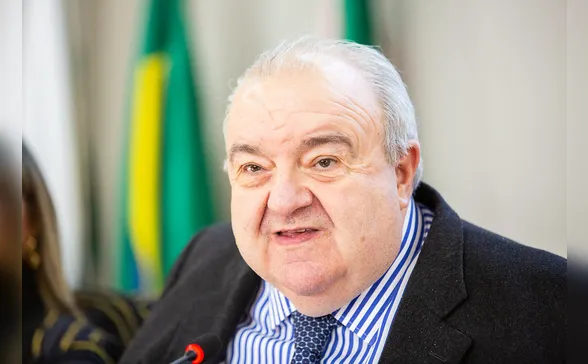 Governo isolou Greca