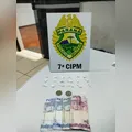 Suspeito de tráfico é preso em Arapongas após esconder cocaína no sofá