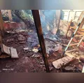 Fogo em demolição de casa mobiliza agentes no Jardim Bandeirantes