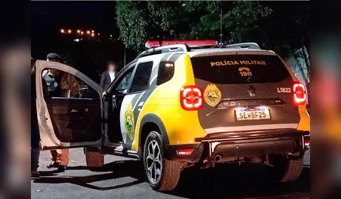 Homem com faca invade casa e mãe foge com bebê de colo em Marilândia do Sul