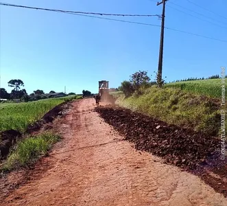 Prefeitura inicia manutenção em ruas sem asfalto da Vila Maria, em Mauá da Serra