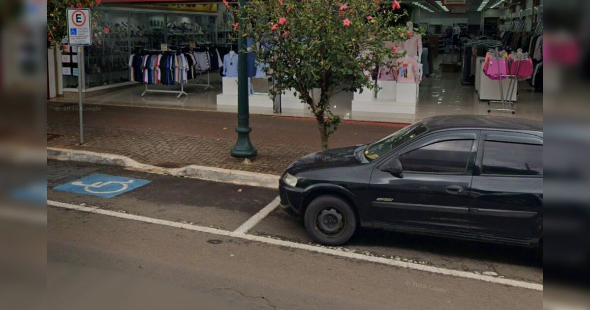 Motorista bêbado é preso após invadir loja no centro de Apucarana e fugir