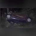 Ford Ka com placas de Jardim Alegre capota na PR-466 e deixa mulher ferida