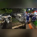 Motorista fica ferido após colidir carro de luxo contra árvore em Maringá