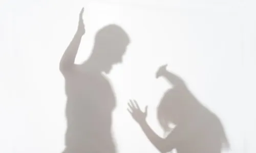 Mulher tem casa invadida e é ameaçada de morte por ex em Apucarana