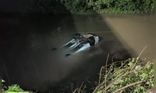 Corpo de mulher que caiu com o carro em rio de Pinhais é encontrado