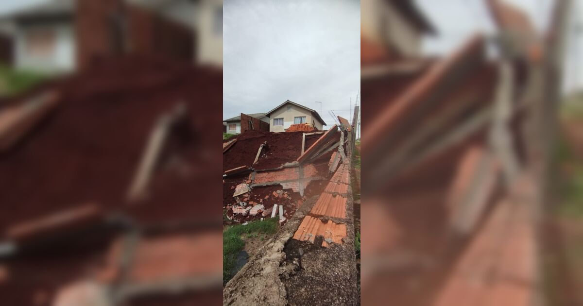Rua alagada em Apucarana durante tempestade