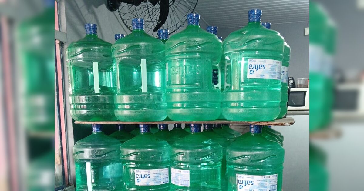 Moradores de Apucarana "zeram" estoque de água mineral após temporal