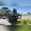 Idoso morre atingido por peça que se soltou de caminhão no Paraná
