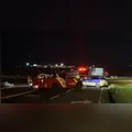 Vazamento de grande carga de combustível interdita PR-445 após colisão de carretas