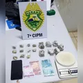 Suspeito de tráfico tenta se esconder da PM, mas acaba preso com drogas em Arapongas