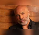 Cantor Rick, da dupla com Renner, morre aos 59 anos após acidente aéreo