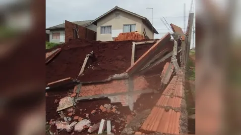 Apucarana supera média de chuva do mês e registra alagamentos e deslizamentos no fim de semana