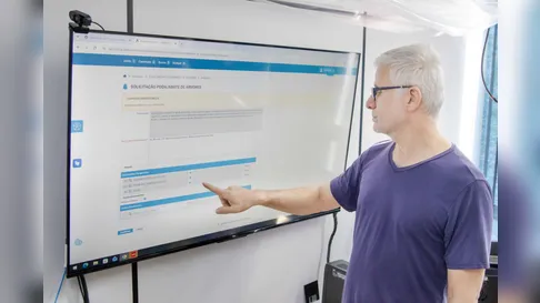 Digitalização reduz filas e atinge 161 serviços online no atendimento público de Apucarana