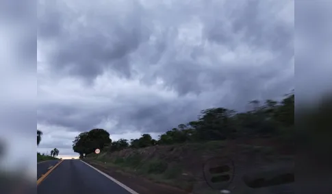 Inmet emite aviso de grande perigo para tempestade com ventos de 100 km/h no sul do país