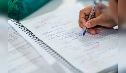 Estudantes do Paraná superam média nacional e destacam o estado no Pisa 2025
