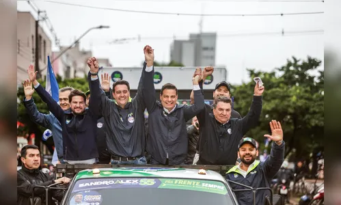 Carreata com Ratinho Jr, Sandro Alex, Alexandre Curi e Sérgio Onofre toma ruas de Arapongas