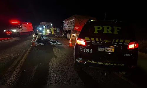 Motociclista morre após bater na traseira de caminhão na BR-369, no Paraná