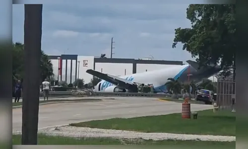 Avião de carga da Amazon sai da pista em Miami, atinge veículos e deixa ao menos cinco mortos