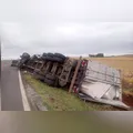 Destombamento de carreta desvia trânsito de trecho entre Londrina e Arapongas para Rolândia