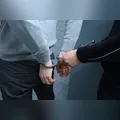 Homem com mandado de prisão em aberto é detido em Arapongas